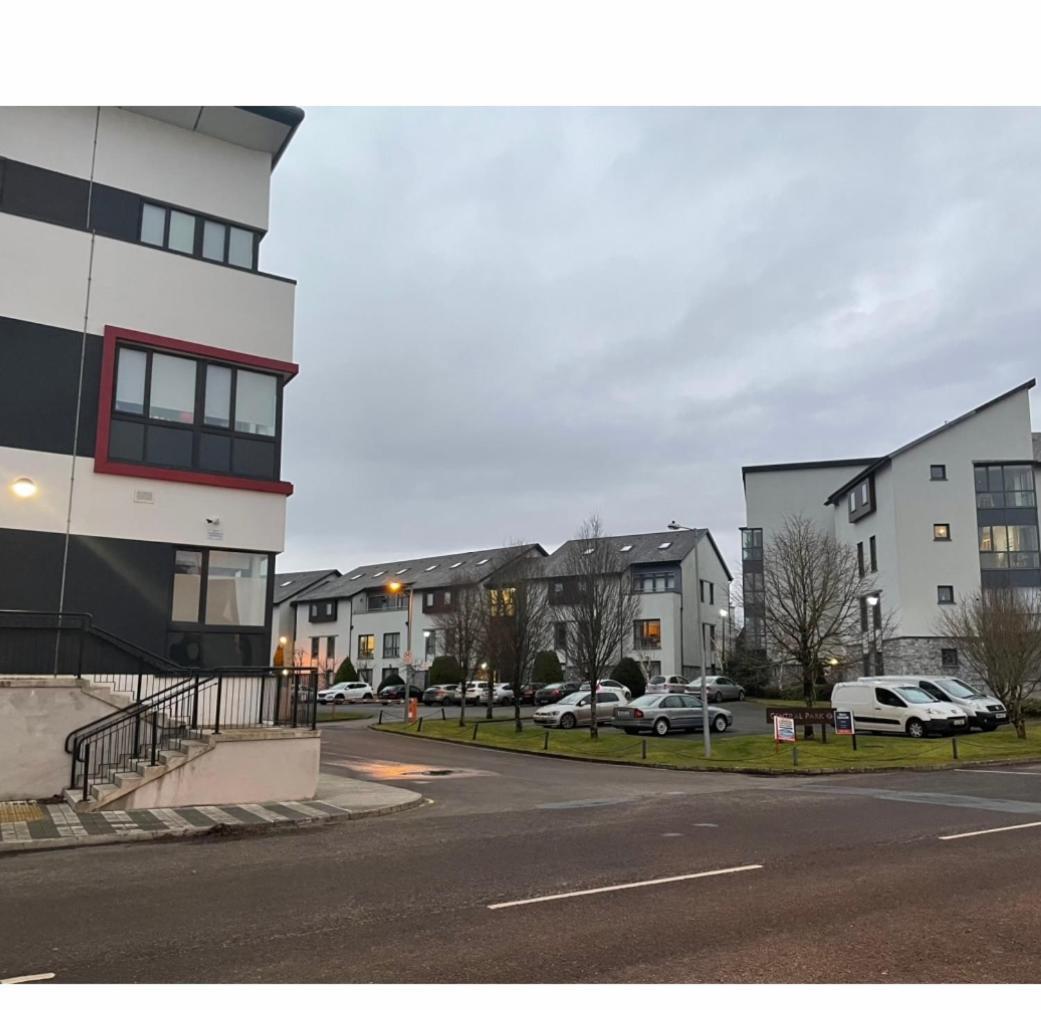 A Room In Central Park Apts Carrick on Shannon Exterior foto